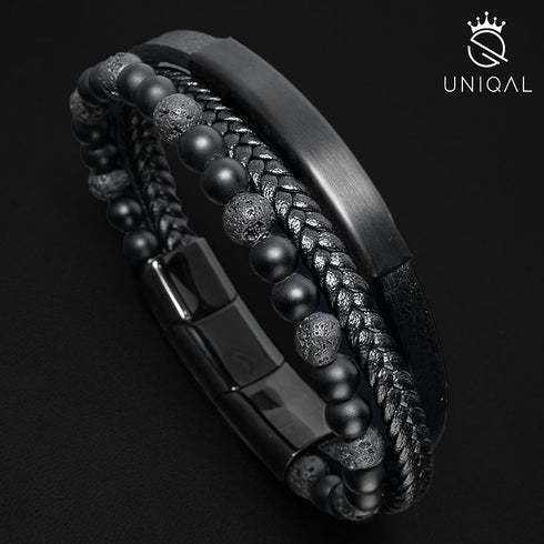 Das J'ADORE LAVA Armband, getragen am Handgelenk, zeigt stilvolles Design und hochwertige Verarbeitung.