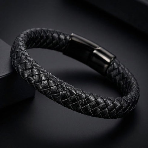 Armband mit Gravur für Herren aus schwarzem Leder mit eleganter geflochtener Struktur