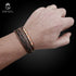 braunes lederarmband herren mit gravur personalisieren uniqal