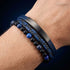 Individuell gravierbares Herrenarmband aus Leder mit blauen Naturstein Perlen und hochwertigem Design