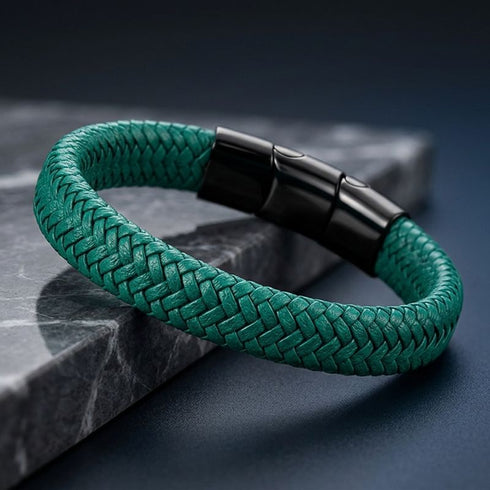 Premium grünes Lederarmband für Herren mit schwarzem Edelstahlverschluss und stilvoller Optik