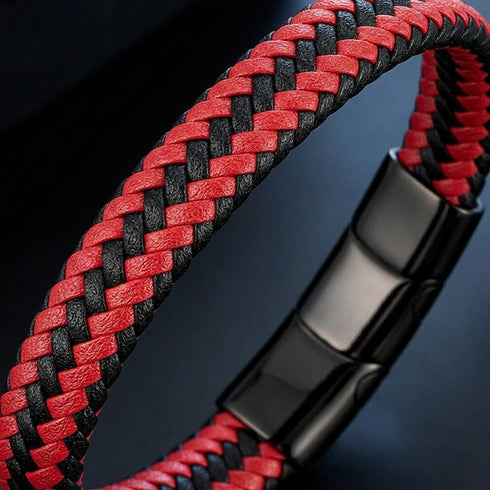 BLOODY MARY Hochwertiges Herrenarmband aus rotem und schwarzem Leder mit modernem schwarzem Edelstahlverschluss Uniqal