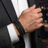 Modernes schwarzes Herrenarmband aus Leder mit Lavastein Perlen für einen eleganten Männer Stil