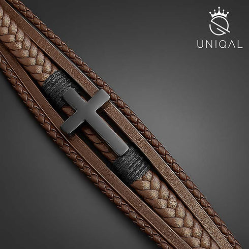 Braunes Lederarmband BROWN HEAVEN mit schwarzem Edelstahl-Kreuz und Magnetverschluss – Uniqal Herrenschmuck