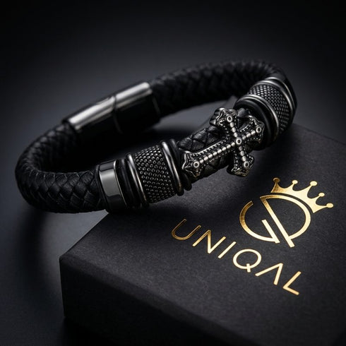 Schwarzes Herren Lederarmband mit Kreuz Design, geflochtenem Leder und schwarzem Edelstahl Verschluss