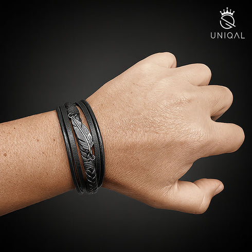 Schwarzes Lederarmband mit silberner Feder und Magnetverschluss – elegantes Geschenk von Uniqal