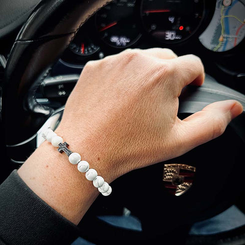 Uniqal Howlite Armband mit Gravuroption – einreihig, Unisex, klar interpretiert