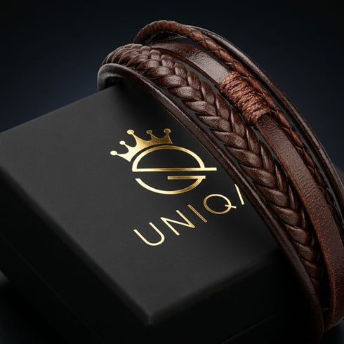 Personalisiertes braunes Lederarmband für Herren mit individueller Gravur als besonderes Geschenk