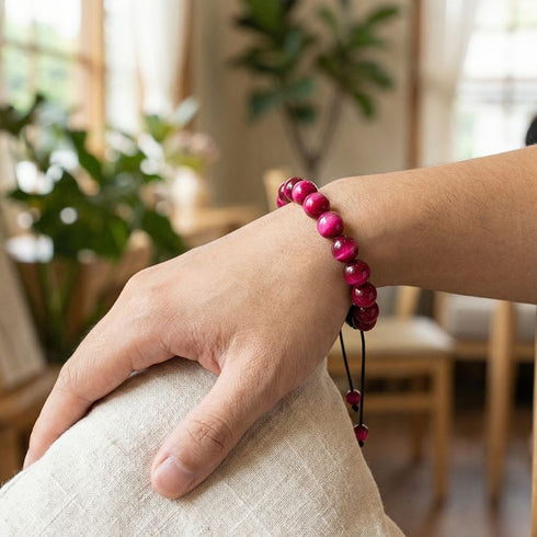 Uniqal Korund Armband mit Makramee – lebendige Töne, ausgewogene Proportionen, Unisex