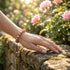 Einreihiges Rhodonit Armband in Roséfarben – emotionale Balance, fein geknüpft, Unisex Design