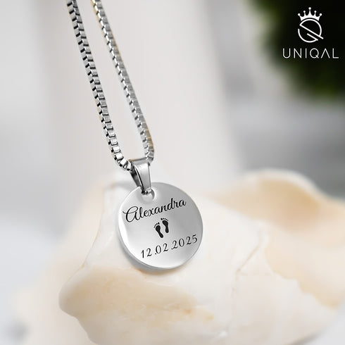 Silberne Edelstahl Halskette, runder Gravuranhänger, Unisex Schmuck, Coin Design uniqal