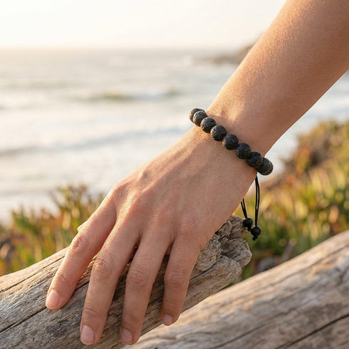 Uniqal Lavaperlenarmband als Ausdruck von Bodenhaftung und Klarheit, schlicht und wirkungsvoll