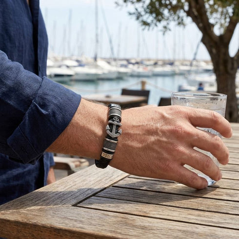 Uniqal Schwarzes Herren Lederarmband ADVENTURE mit silbernem Anker Design im maritimen Lifestyle Look
