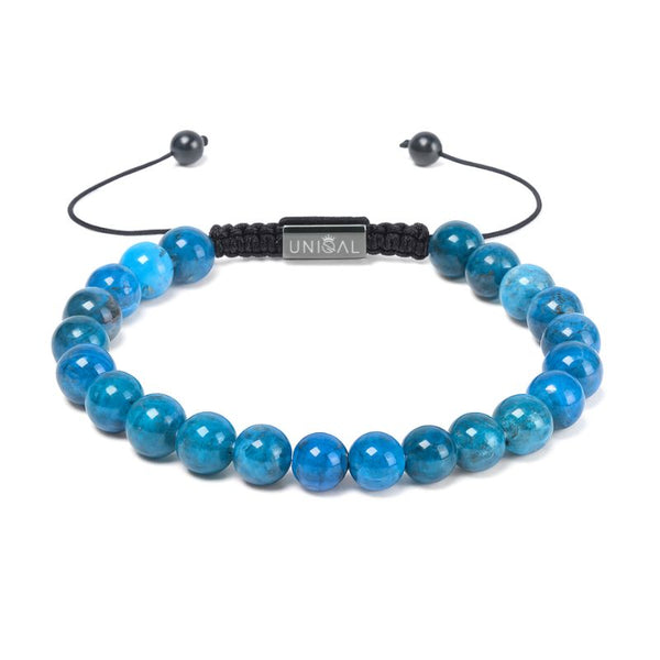 Edelsteinarmband aus blauem Apatit mit 8 mm Perlen auf weißem Hintergrund – UNIQAL Design mit Stil und Klarheit