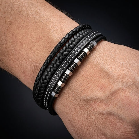 BLACK BRICS am Handgelenk – Casuallook, individuell gravierbar Uniqal