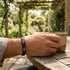 Schwarzes Lederarmband für Herren mit Edelstahlverschluss und maskulinem Design personalisierbar