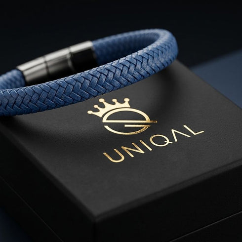 BLUE MARINE Lederarmband auf Uniqal Geschenkbox – gravierbar, tiefblau, stilvoll