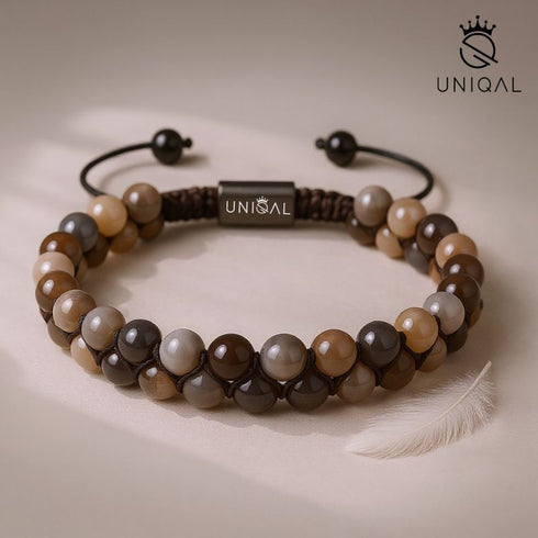 Botswana-Achat-Armband mit 6 mm Edelsteinperlen und feiner Feder – sanfte Eleganz, Handarbeit und Harmonie von Uniqal.