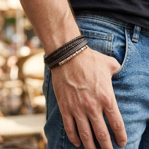 BROWN BRICS Lederarmband Seitenansicht – Rosegold Silber Perlen, Echtleder braun Uniqal