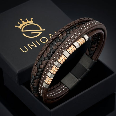 BROWN BRICS auf Uniqal Geschenkbox – braunes Lederarmband mit Rosegold Perlen, gravierbar