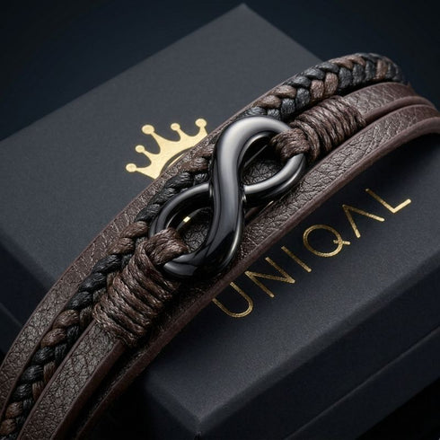 BROWN NICE Lederarmband mit Gravur und Infinity-Element – Uniqal Geschenkbox dunkelbraun