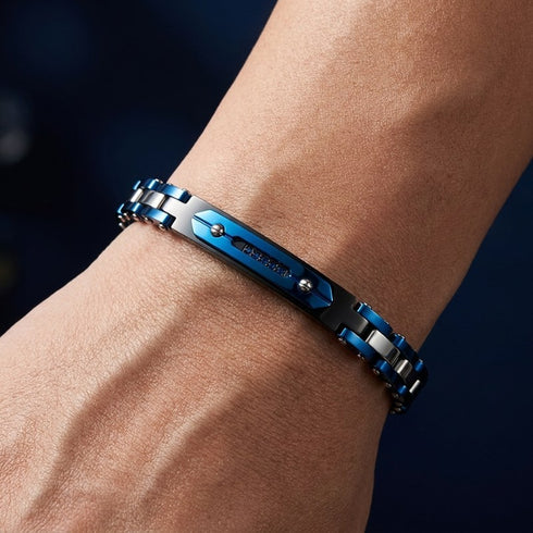 CATENA uniqal modernes Luxusarmband getragen zu eleganter Kleidung als stilvolles Statement für Damen und Herren
