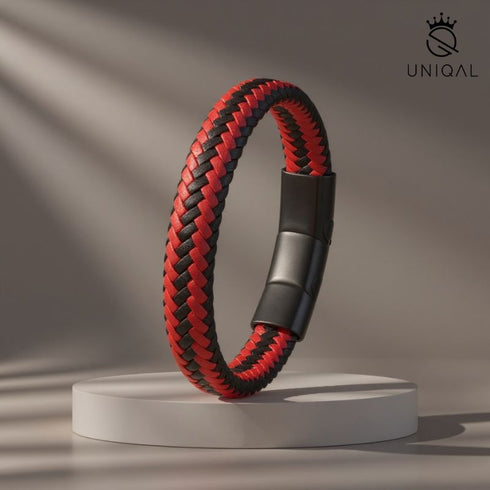 Uniqal Minimal Design Lederarmband – schlank, dezent und komfortabel, ideal für dynamische Männer und Sportfreunde.