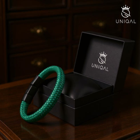 Uniqal Green Mile Lederarmband in stilvoller Geschenkbox – ein luxuriöses Accessoire für besondere Anlässe, das Stil und Bedeutung vereint.