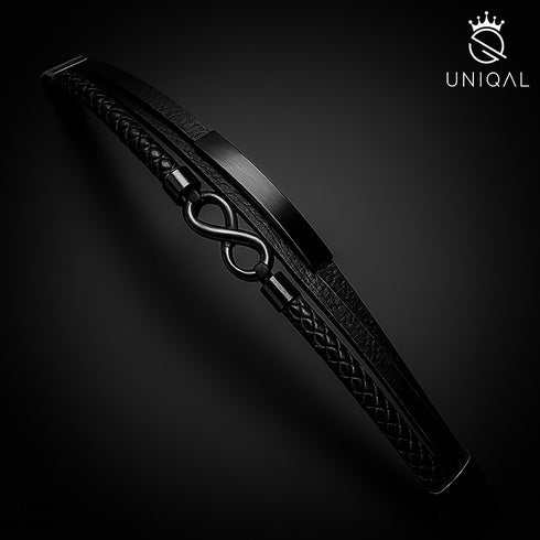 Stilvolles schwarzes Armband mit Schädeln aus Edelstahl – DARK BONE BLACK am Arm - uniqal