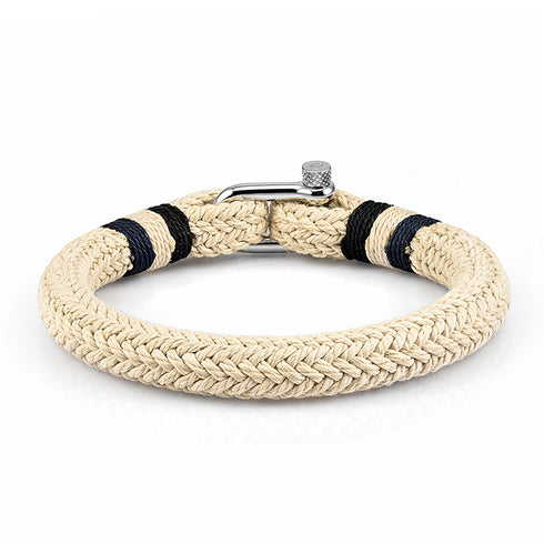 Verstellbarer Schäkelverschluss beim Baumwollarmband KALLAN, funktionales maritimes Detail mit handwerklichem Charakter gravierbar