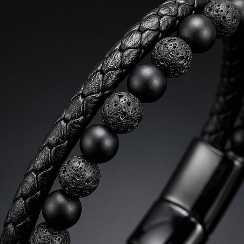 Detailansicht des Uniqal LAVA PASSION Armbands mit natürlichen Lavasteinen und präziser Verarbeitung, eleganter Schmuck mit individueller Personalisierung