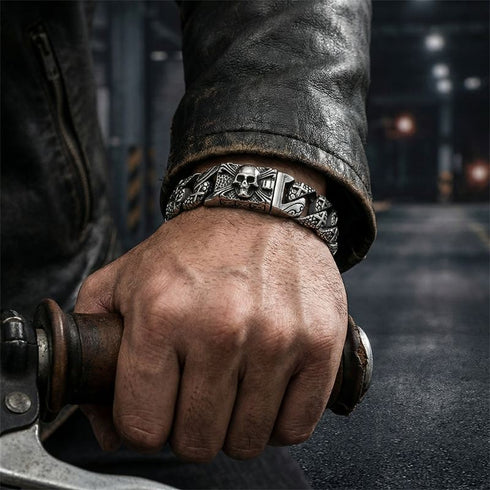 Hochwertiges Herrenarmband Valhalla mit massivem Edelstahlgehäuse