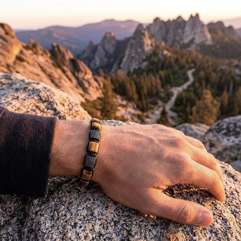 UNIQAL Edelsteinschmuck mit Tigerauge als Symbol für Fokus, Selbstvertrauen und Erfolg
