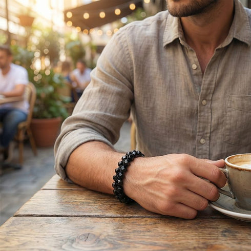 Uniqal Black Energy Armband am Handgelenk – schwarzer Turmalin, maskulin und zeitlos