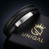 Uniqal BLACK OLIVE Armband mit Gravur – mehrreihiges schwarzes Herrenarmband mit silberfarbener Gravurplatte und modernem Lederdesign.