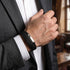 Uniqal BLACK OLIVE Armband für Männer – elegantes Mehrfacharmband in Schwarz mit Metallakzenten für einen modernen Business-Look.