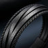 Uniqal BLACKY Herrenarmband mit personalisierter Gravur – individuelles schwarzes Lederarmband mit geflochtenen Elementen und markantem Design.