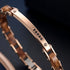 UNIQAL CALDO HOLZ ROSEGOLD verbindet Edelstahl, Holz und Roségold zu einem eleganten italienischen Design.