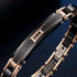 Detailaufnahme des UNIQAL CARBONE Armbands mit sichtbarer Carbonstruktur, schwarzen Zirkonia-Steinen und roségoldener Einfassung, innovative Kombination aus Technologie, Präzision und modernem Herrenschmuck
