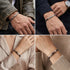 UNIQAL CROCE exklusiver Handschmuck kombiniert mit Businesskleidung und Casual Looks für einen modernen luxuriösen Auftritt im Alltag