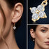 Dreiteilige Collage der ÉCLAT 14K GOLD Moissanit-Ohrringe von UNIQAL mit Ohransicht, Schmuckdetail und Porträt