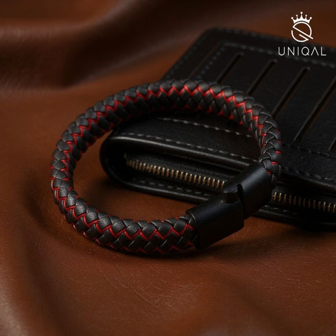 Detailansicht des Uniqal FIRE Lederarmbands – exzellente Verarbeitung, geflochtene Struktur, hochwertiger Magnetverschluss in Mattschwarz.