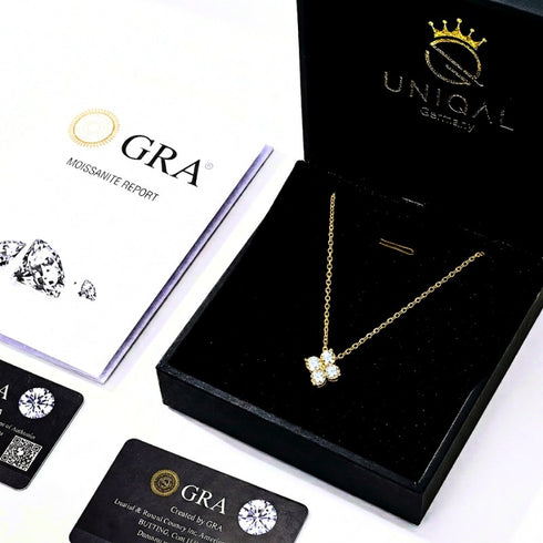 UNIQAL florales Luxus Collier mit vergoldeter Schmuckbox und zertifiziertem Moissanit Anhänger