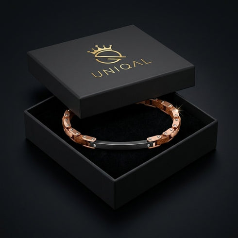UNIQAL FORTE HOLZ ROSEGOLD in edler Schmuckbox als außergewöhnliche Geschenkidee für stilvolle Damen und Herren.