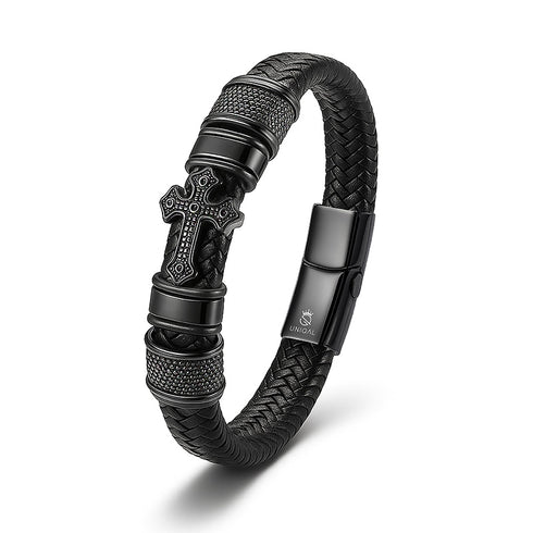 Uniqal GLORY in Schwarz – maskulines Lederarmband mit Kreuzdetail aus Edelstahl; personalisierbar und kraftvolles Geschenk für Männer mit Stil.