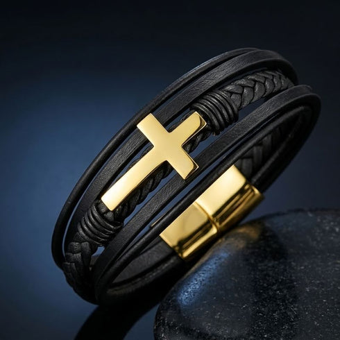 Uniqal GOLD HEAVEN Armband mit Gravur – persönliches Geschenk für Männer mit schwarzem Leder, geflochtenen Details und goldfarbenem Kreuz