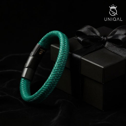 Uniqal Green Mile Armband mit edler Geschenkbox – ein moderner Glücksbringer aus Leder, ideal als stilvolles Geschenk für Männer oder Frauen.