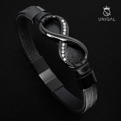 Schwarzes Infinity Symbol mit Zirkonia am Uniqal Lederarmband INFINITY BLACK ZIRKONIA, edles Detail