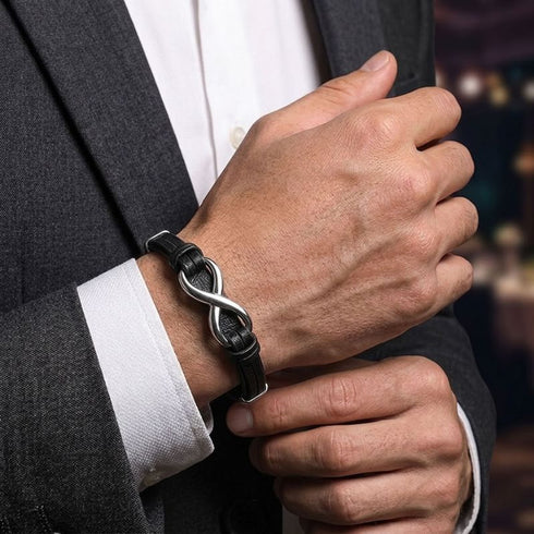Uniqal INFINITY SILVER Herrenarmband zum Anzug – elegantes schwarz-silbernes Accessoire für Unternehmer, Manager und stilbewusste Männer.