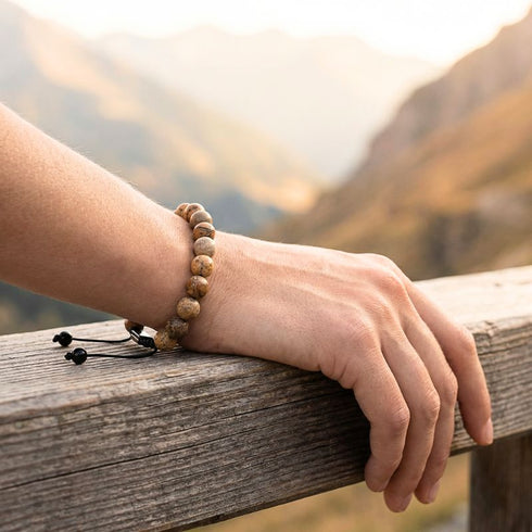 Uniqal Natursteinarmband aus Landschaftsjaspis mit 8 mm Perlen – Verbindung von Erde, Ruhe und bewusster Wahrnehmung